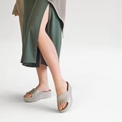 Lemon Jelly Women's Sunny In Warm Grey -Chic Shoe Specialty Store l e le sun05 103 2 1100x